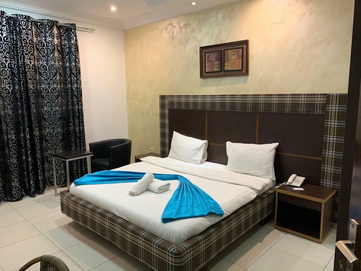 Class Hotel برازافيل المظهر الخارجي الصورة